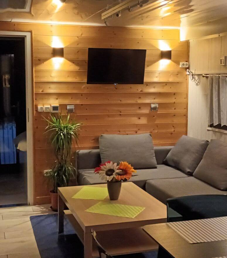 Intérieur de la cabane flottante 4 personnes en location au Lac du Der