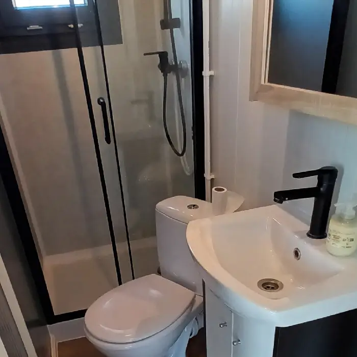 Salle de bain privative de notre hébergement au Lac du Der